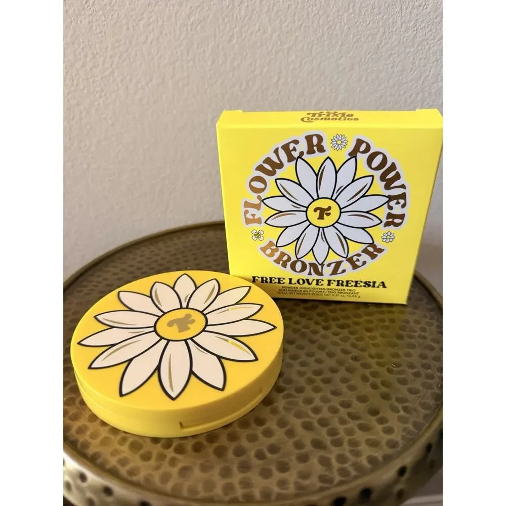 Trio Cosmetics Flower Power Bronzer Free Love Freesia Face Palette
